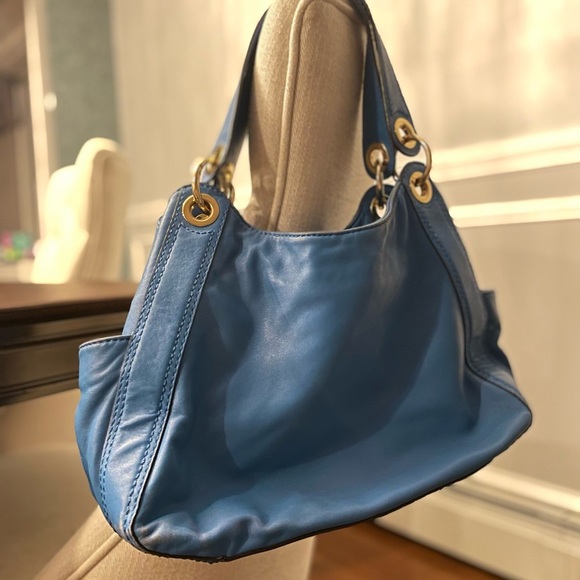 Michael Kors Sky Blue Shoulder Bag - Picture 4 of 10